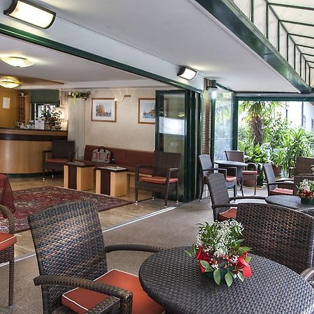 Hotel Verdemare Римини Екстериор снимка