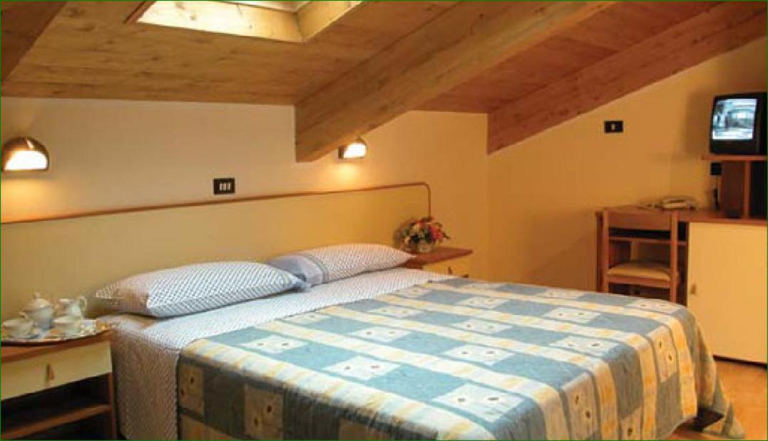 Hotel Verdemare Римини Екстериор снимка