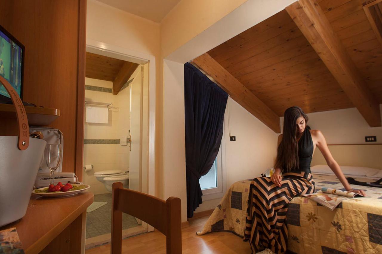 Hotel Verdemare Римини Екстериор снимка