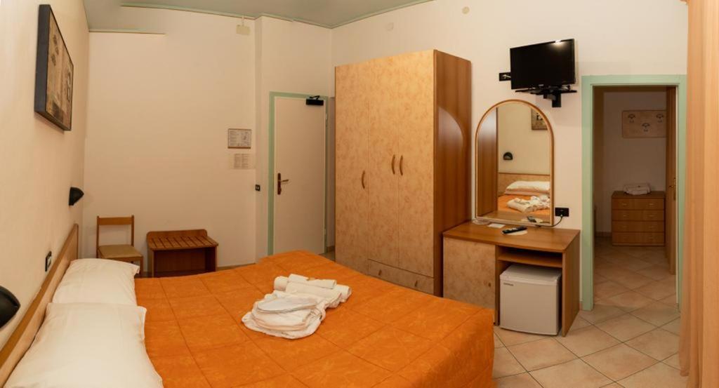 Hotel Verdemare Римини Екстериор снимка