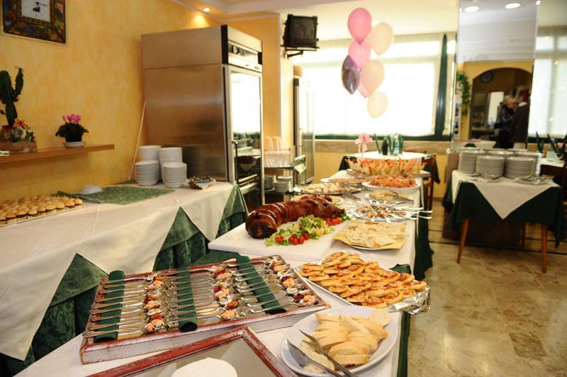 Hotel Verdemare Римини Екстериор снимка