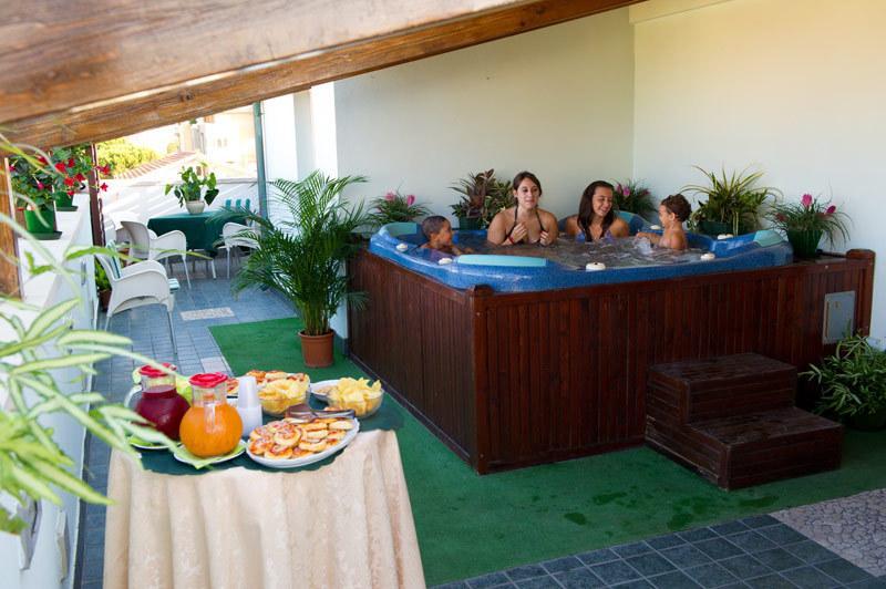 Hotel Verdemare Римини Екстериор снимка