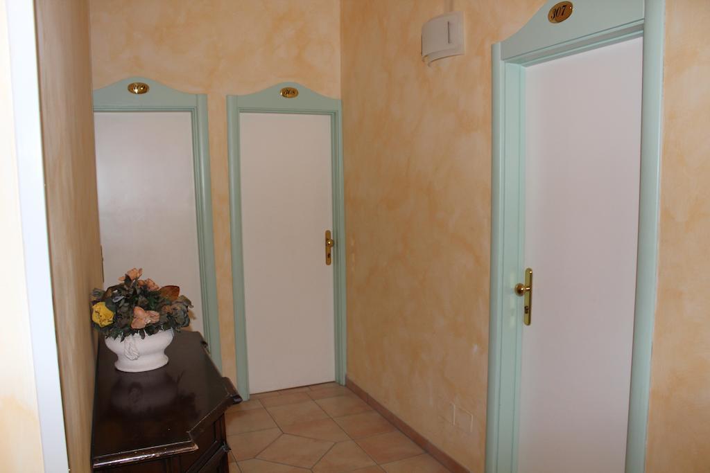 Hotel Verdemare Римини Екстериор снимка